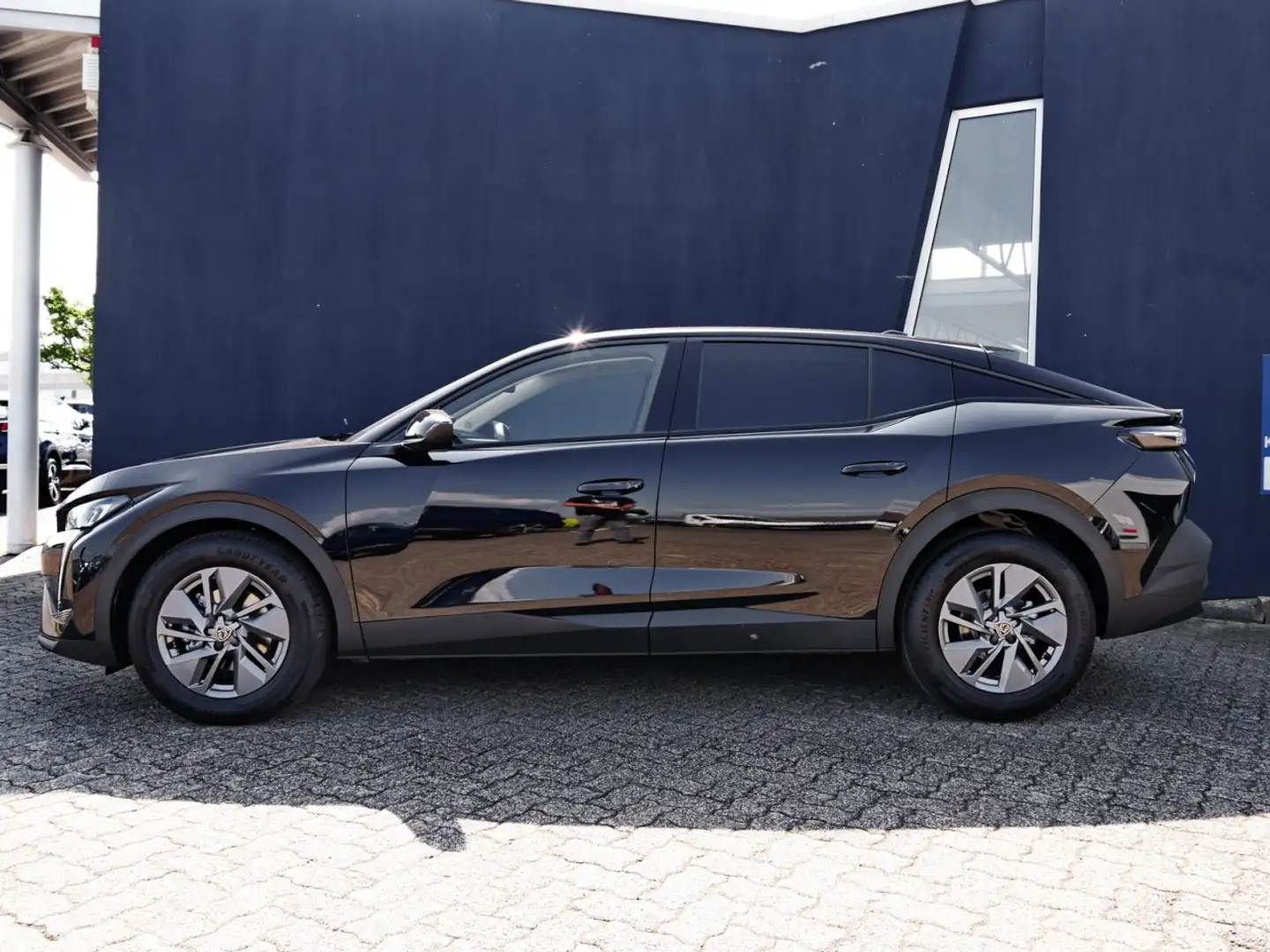 Peugeot 408 Allure 145 Hybrid Kamera+Winter-Paket+Navi Klima Schwarz - 2