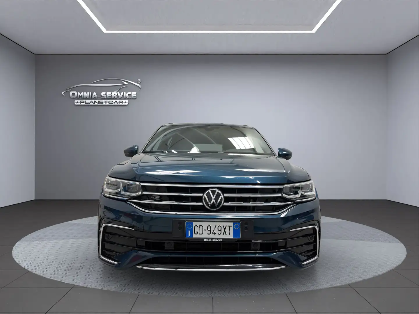 Volkswagen Tiguan Tiguan II 2021 2.0 tdi R-Line 4motion 150cv dsg Grün - 2