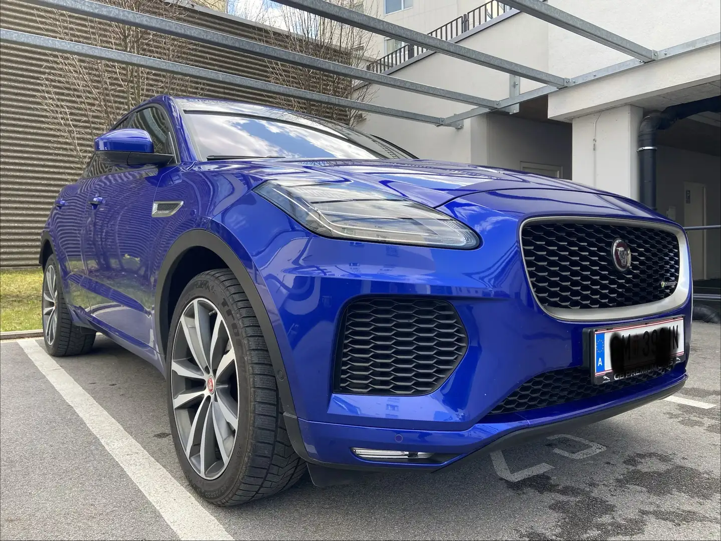Jaguar E-Type 2.0 DI4 D180 R-Dynamic AWD Blau - 2