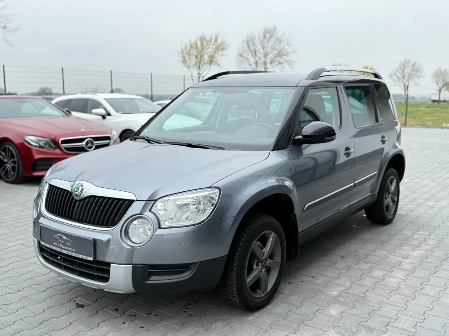 Skoda Yeti Adventure 1.4 TSI DSG AHK Klima Gris - 1