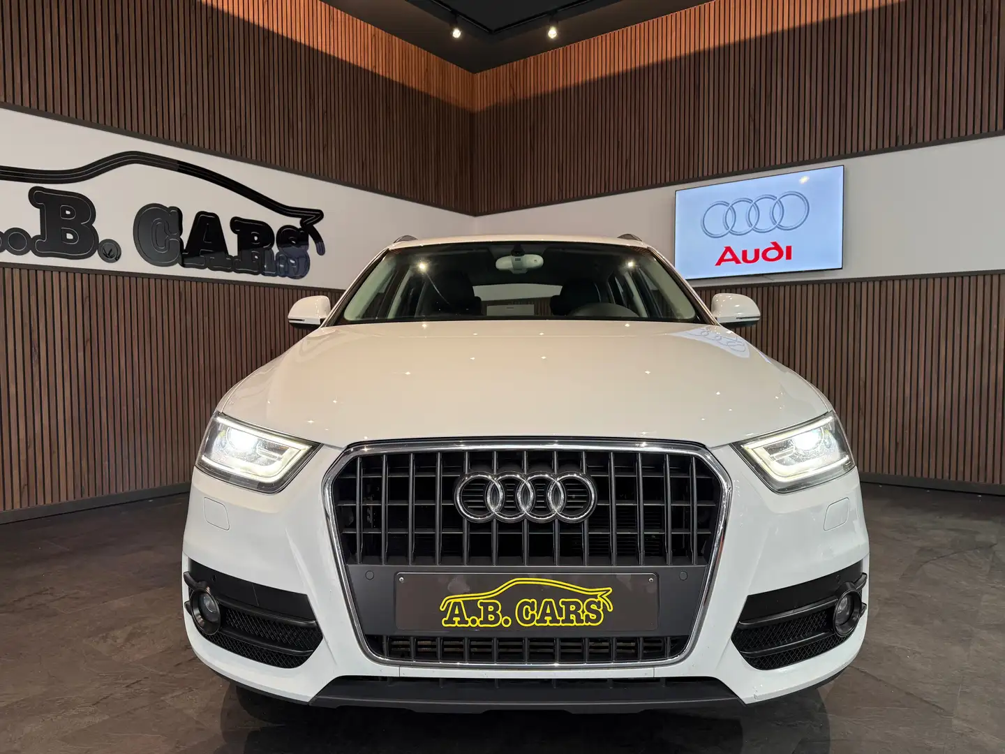 Audi Q3 2.0 TDi *GARANTIE 12MOIS*1ER PROPRIÉTAIRE* Blanc - 2