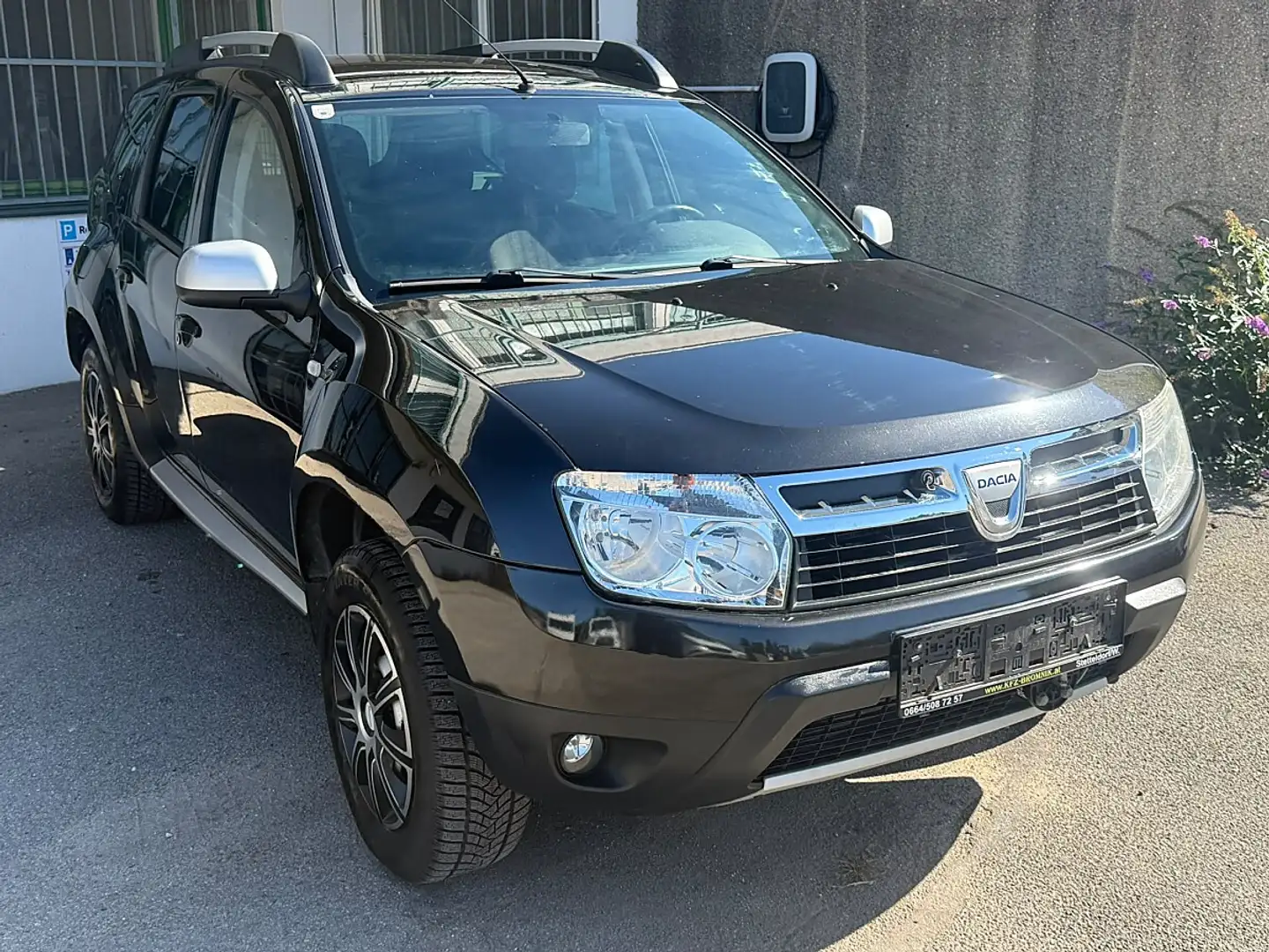 Dacia Duster 1.5 dCi 110 FAP Lauréat Schwarz - 2