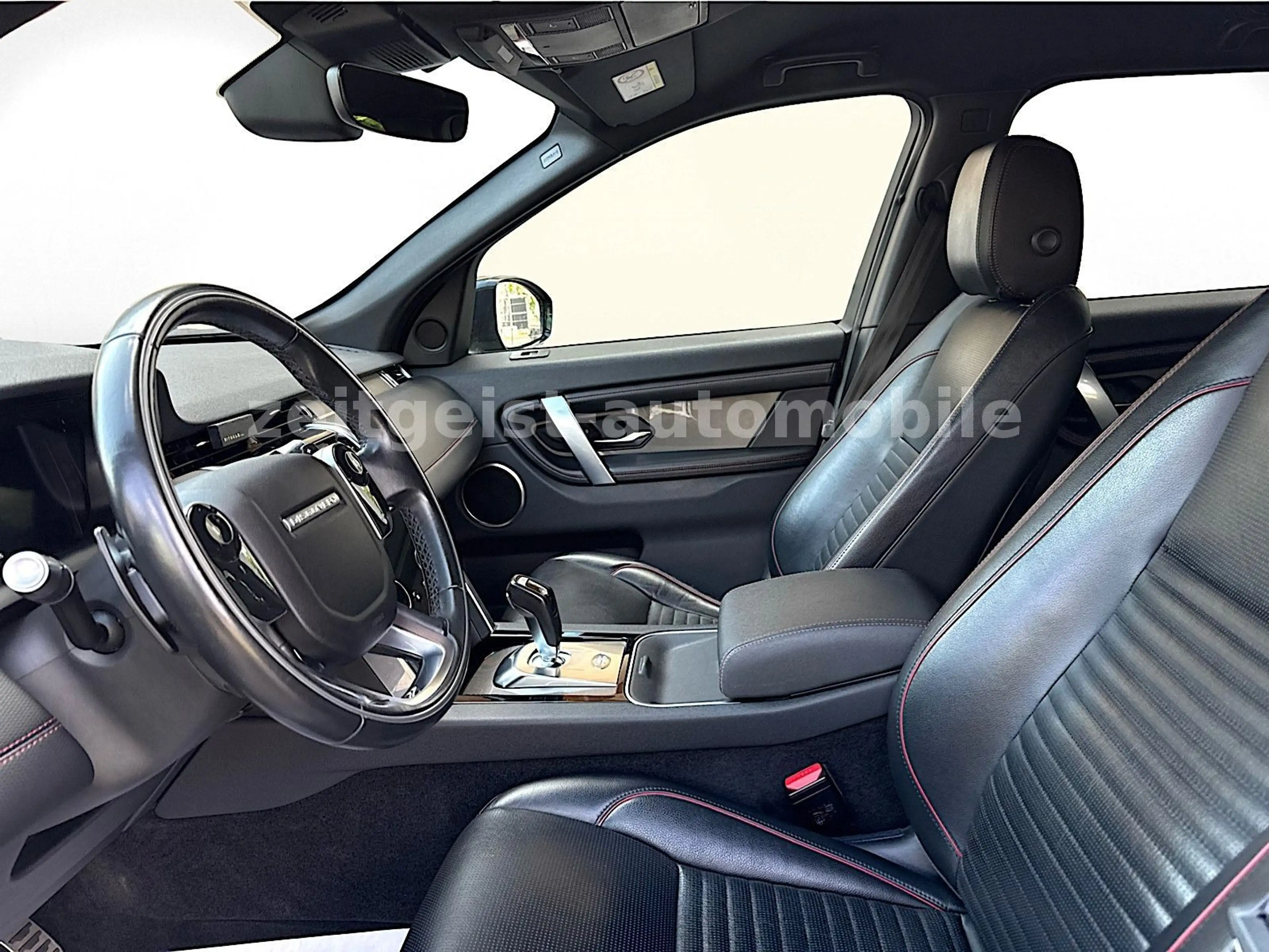 Land Rover Discovery Sport R-Dynamic AWD D240 — photo 9