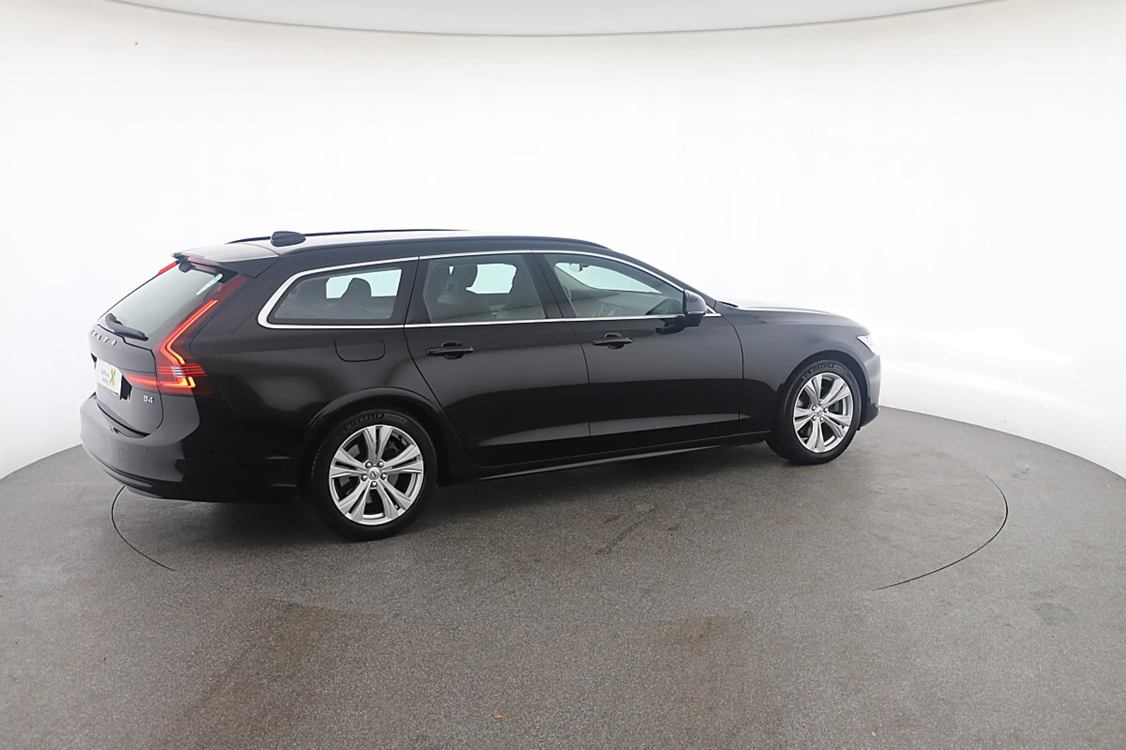 Volvo V90 B4 Core Geartronic — photo 8