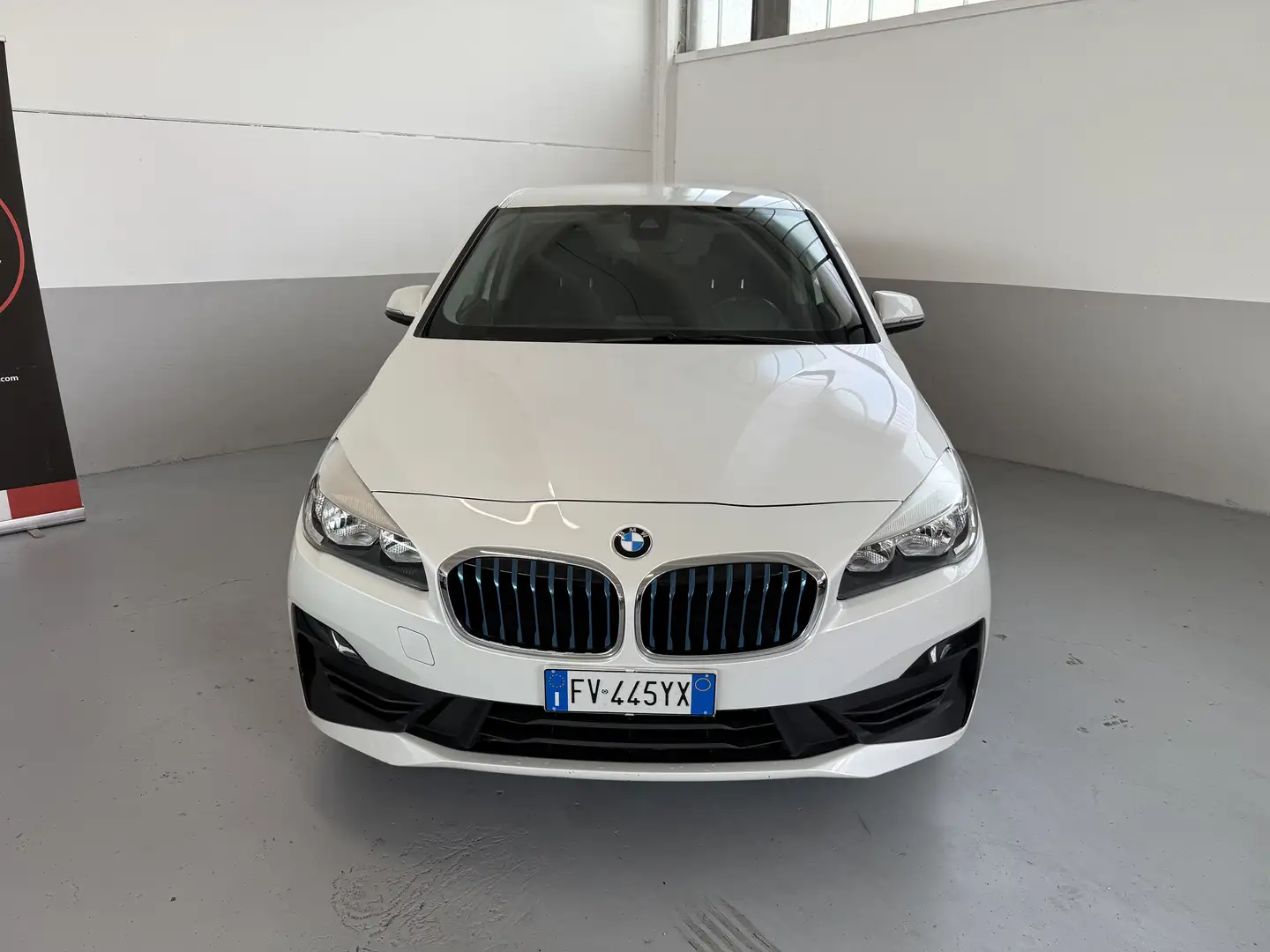 BMW 225 225xe Active Tourer iPerformance Advantage auto Bílá - 2
