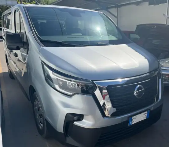 Nissan Primastar ll bus 2.0 dci 110 cv L1/H1    9 POSTI  DOPPIA PORTA LAT.