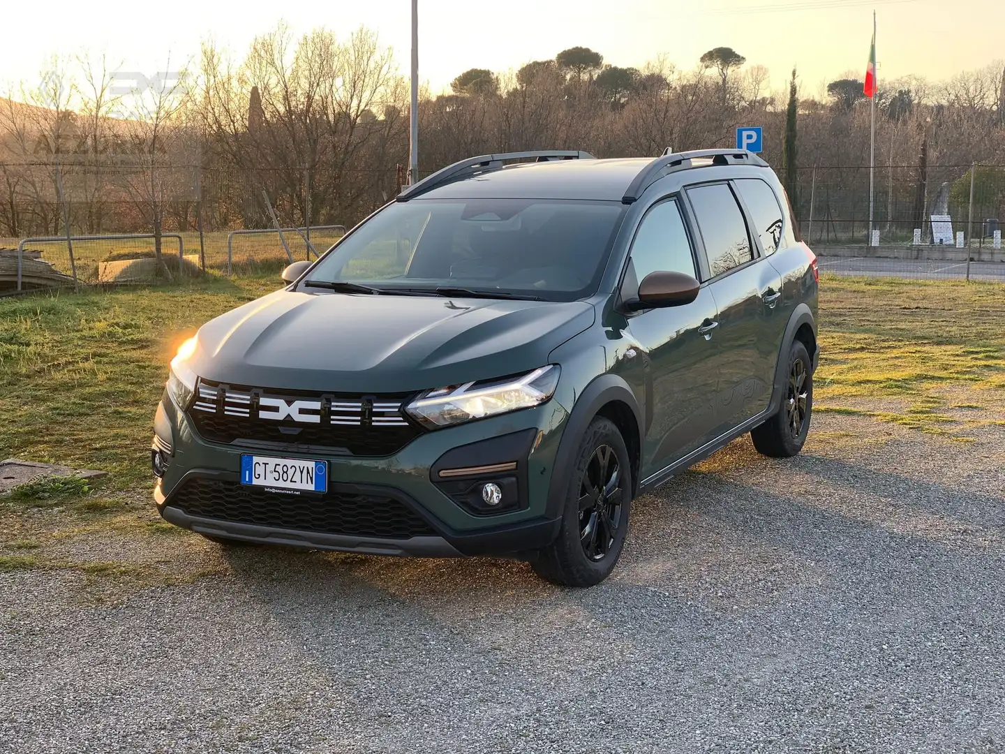 Dacia Jogger 1.0 TCe GPL Extreme Up 5p Grün - 1