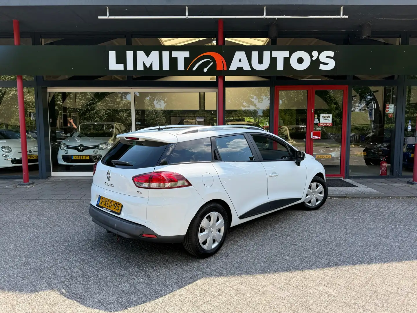 Renault Clio Estate 0.9 TCe Expression Airco/Cruise/Navi/Pdc/El Wit - 2