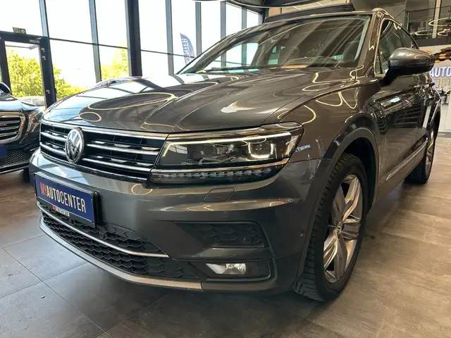 Volkswagen Tiguan view 4