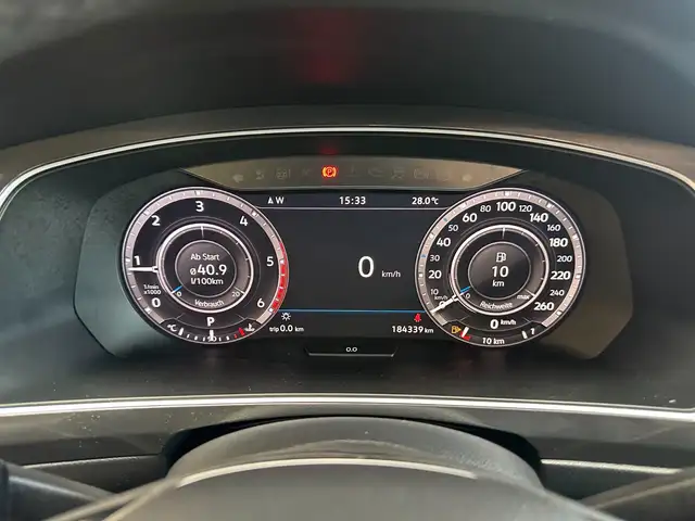 Volkswagen Tiguan view 12
