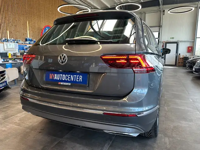 Volkswagen Tiguan view 2