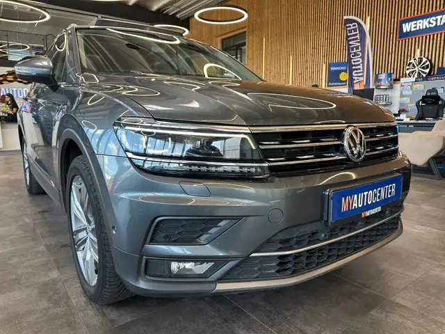 Volkswagen Tiguan view 3