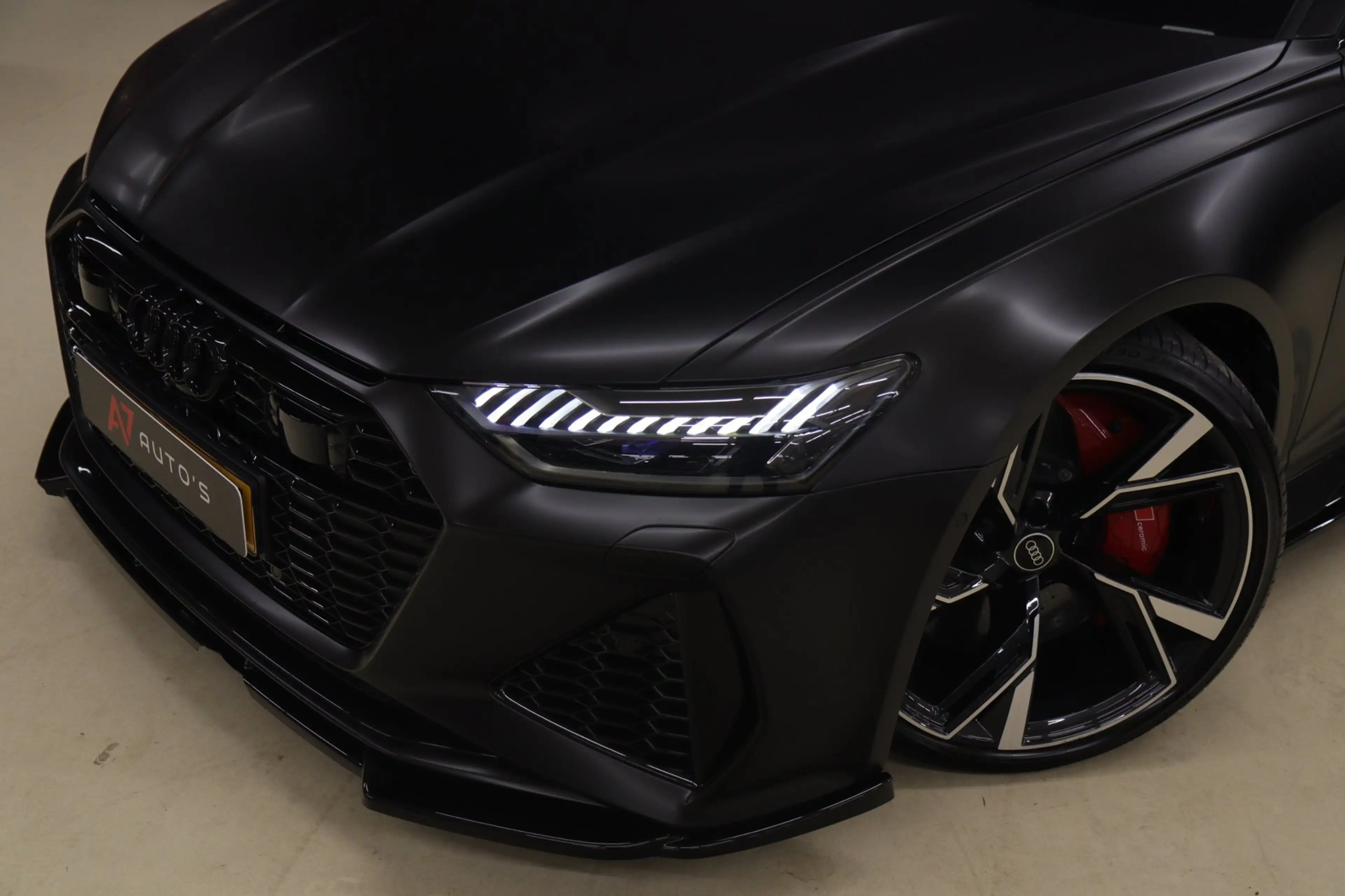 Audi RS6 Avant RS TFSI quattro Dynamic+ /CERAMIC/PANO/360/S — photo 5