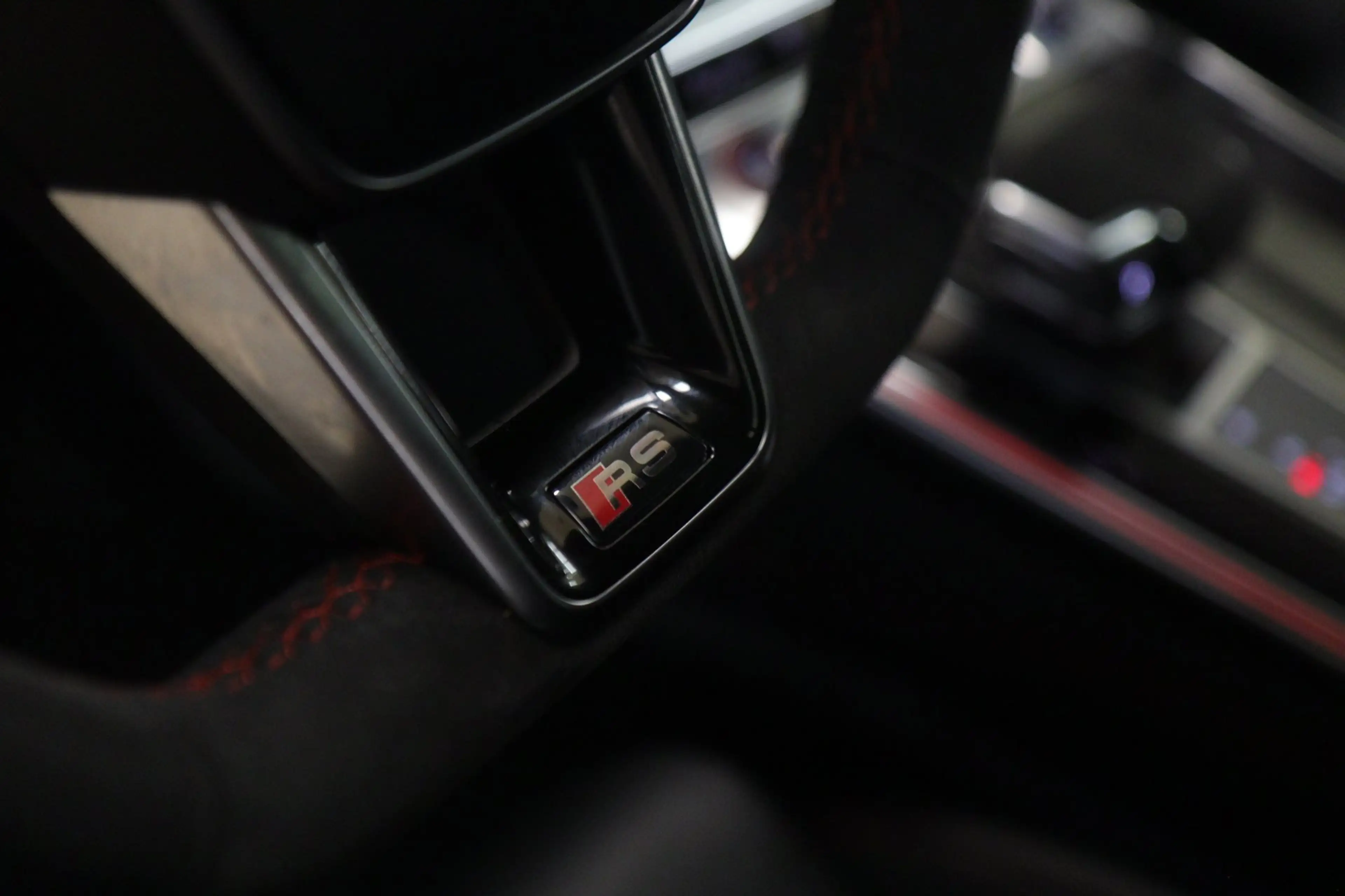 Audi RS6 Avant RS TFSI quattro Dynamic+ /CERAMIC/PANO/360/S — photo 41