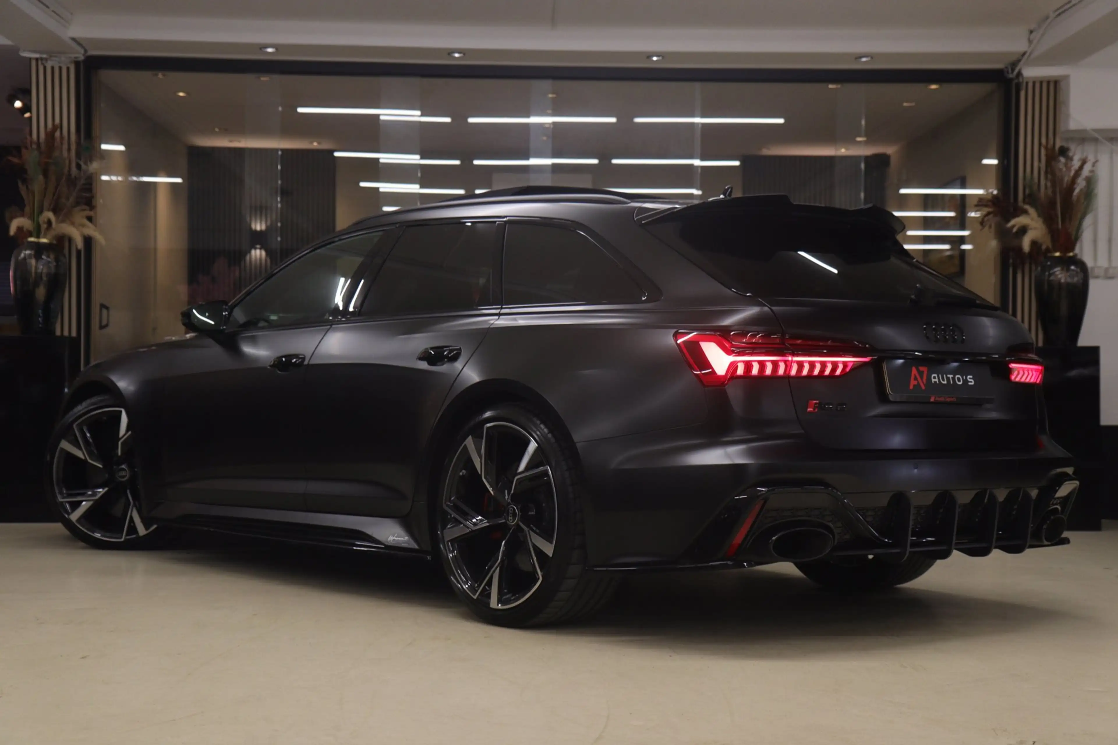 Audi RS6 Avant RS TFSI quattro Dynamic+ /CERAMIC/PANO/360/S — photo 2
