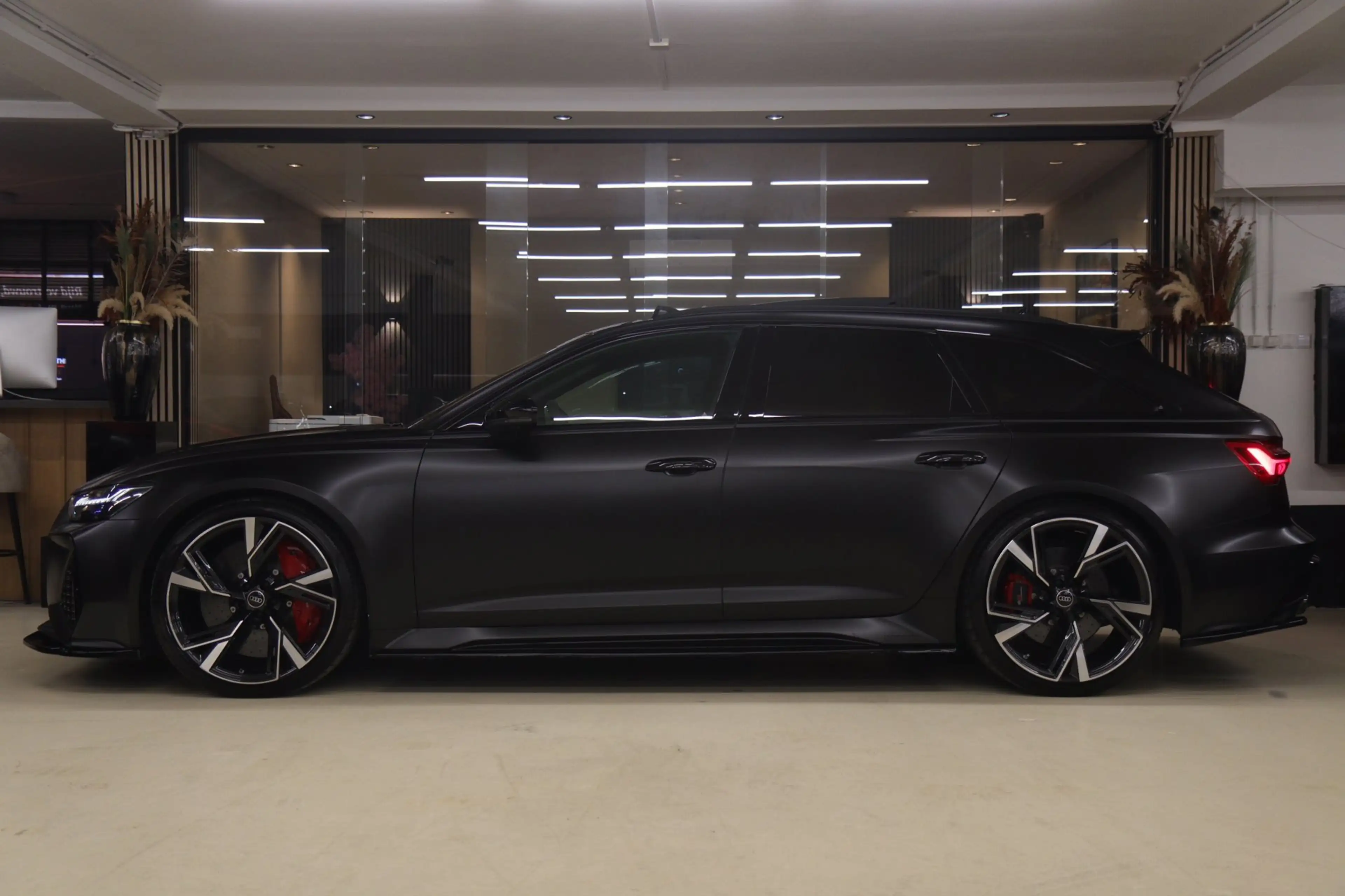 Audi RS6 Avant RS TFSI quattro Dynamic+ /CERAMIC/PANO/360/S — photo 8