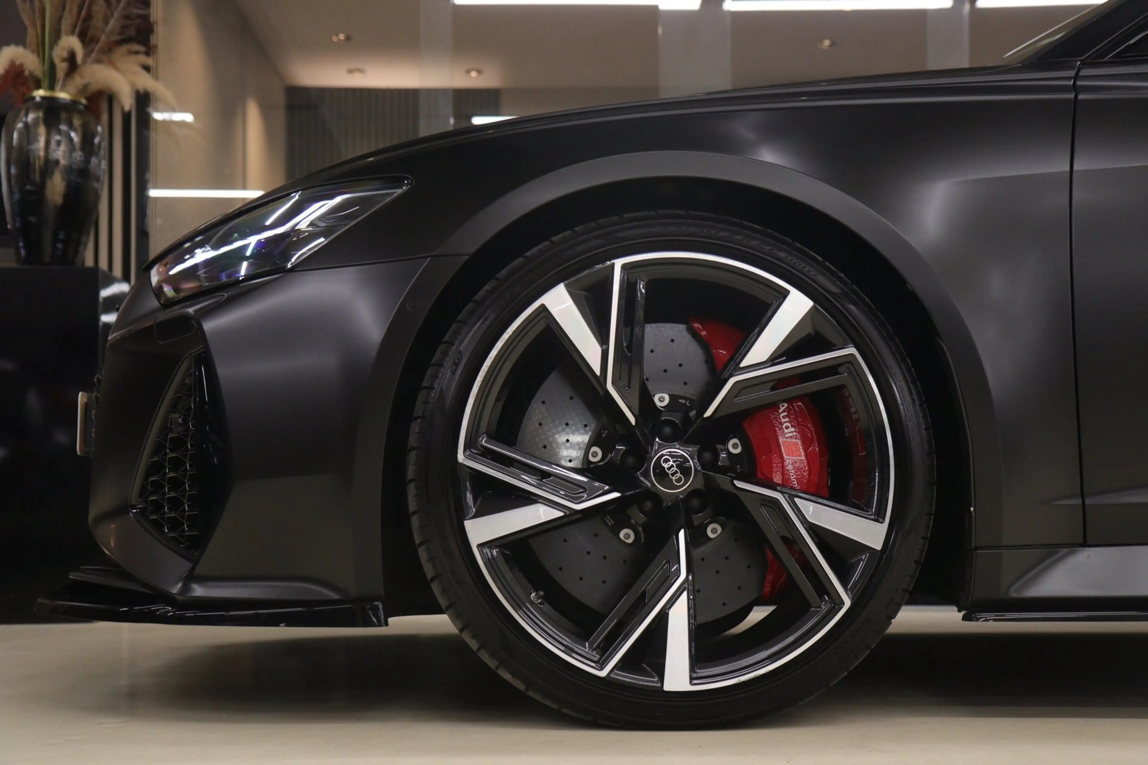 Audi RS6 Avant RS TFSI quattro Dynamic+ /CERAMIC/PANO/360/S — photo 9