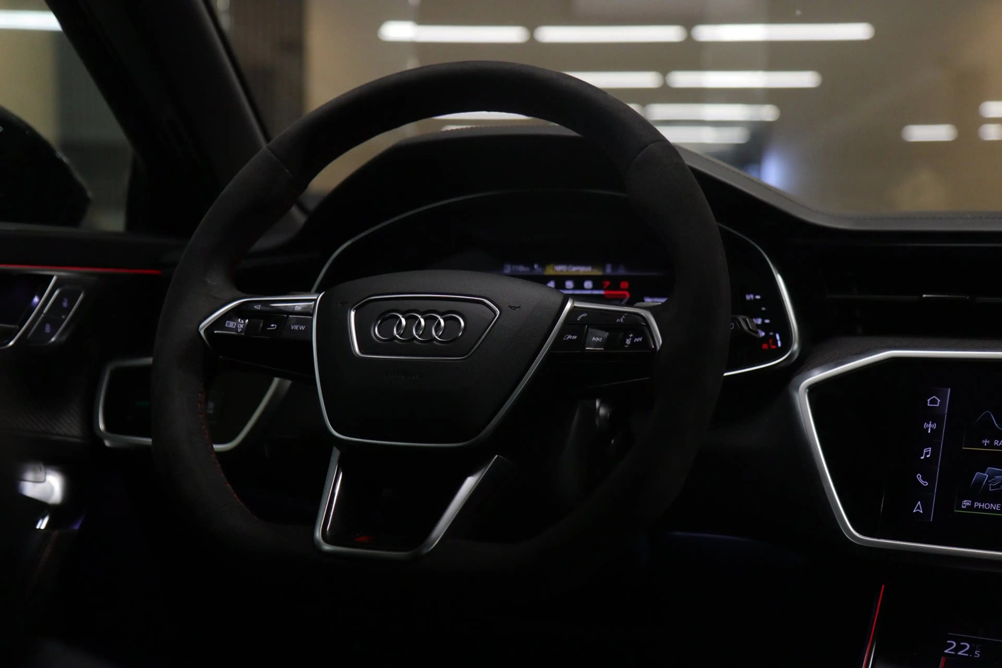 Audi RS6 Avant RS TFSI quattro Dynamic+ /CERAMIC/PANO/360/S — photo 22