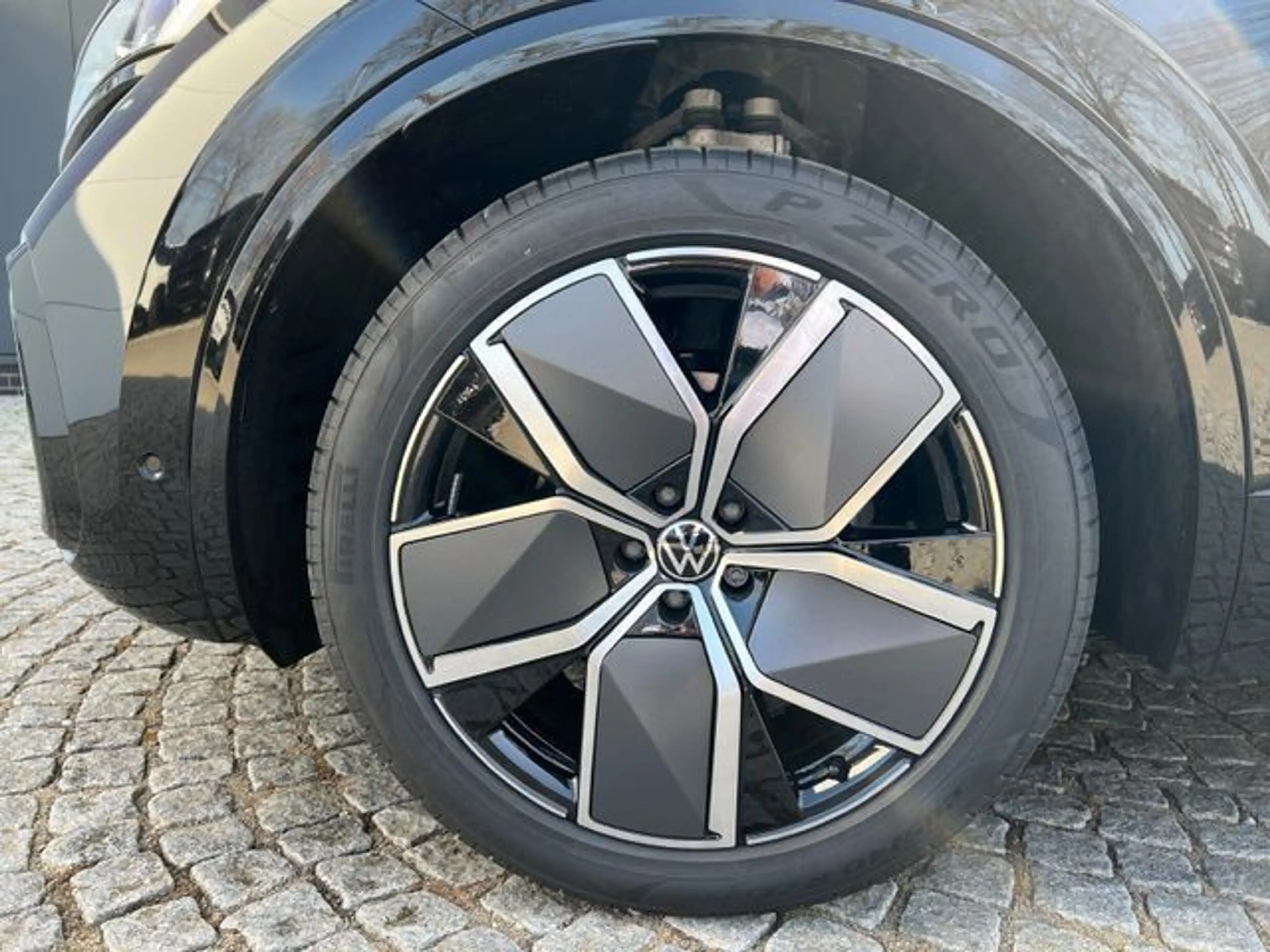 Volkswagen Touareg 3.0 TDI R-Line Final AHK 21Z Pano Stand — photo 10