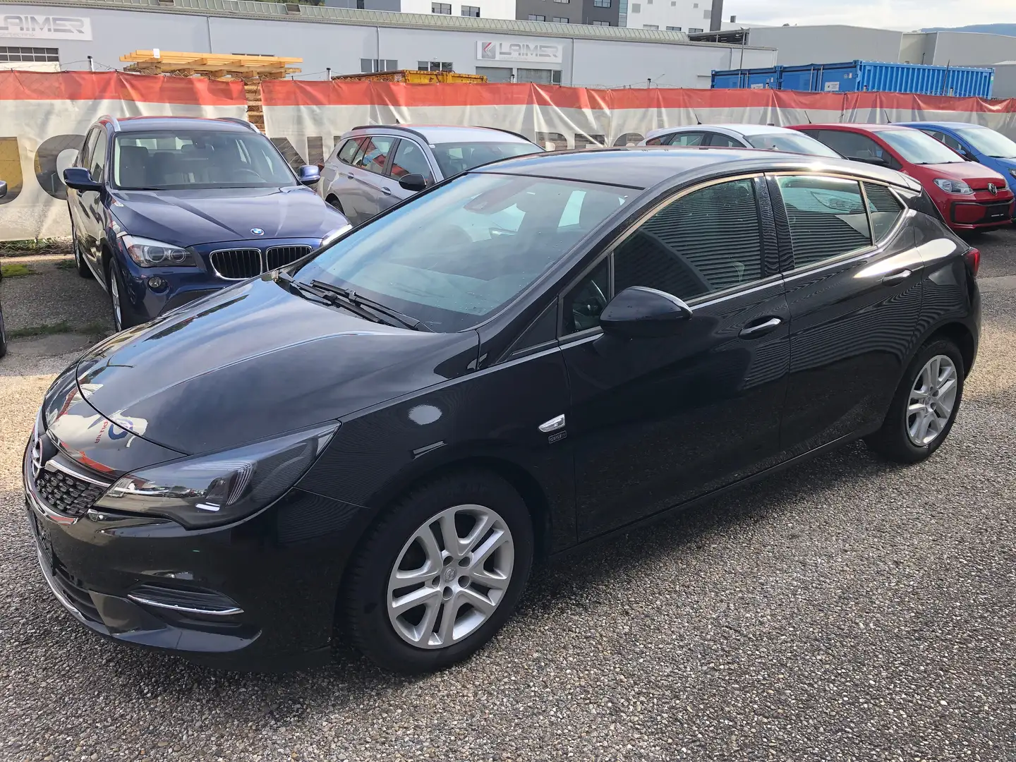 Opel Astra Astra 1,2 Turbo  Edition #TOP ZUSTAND#GUTE AUSSTATTUNG # Schwarz - 2