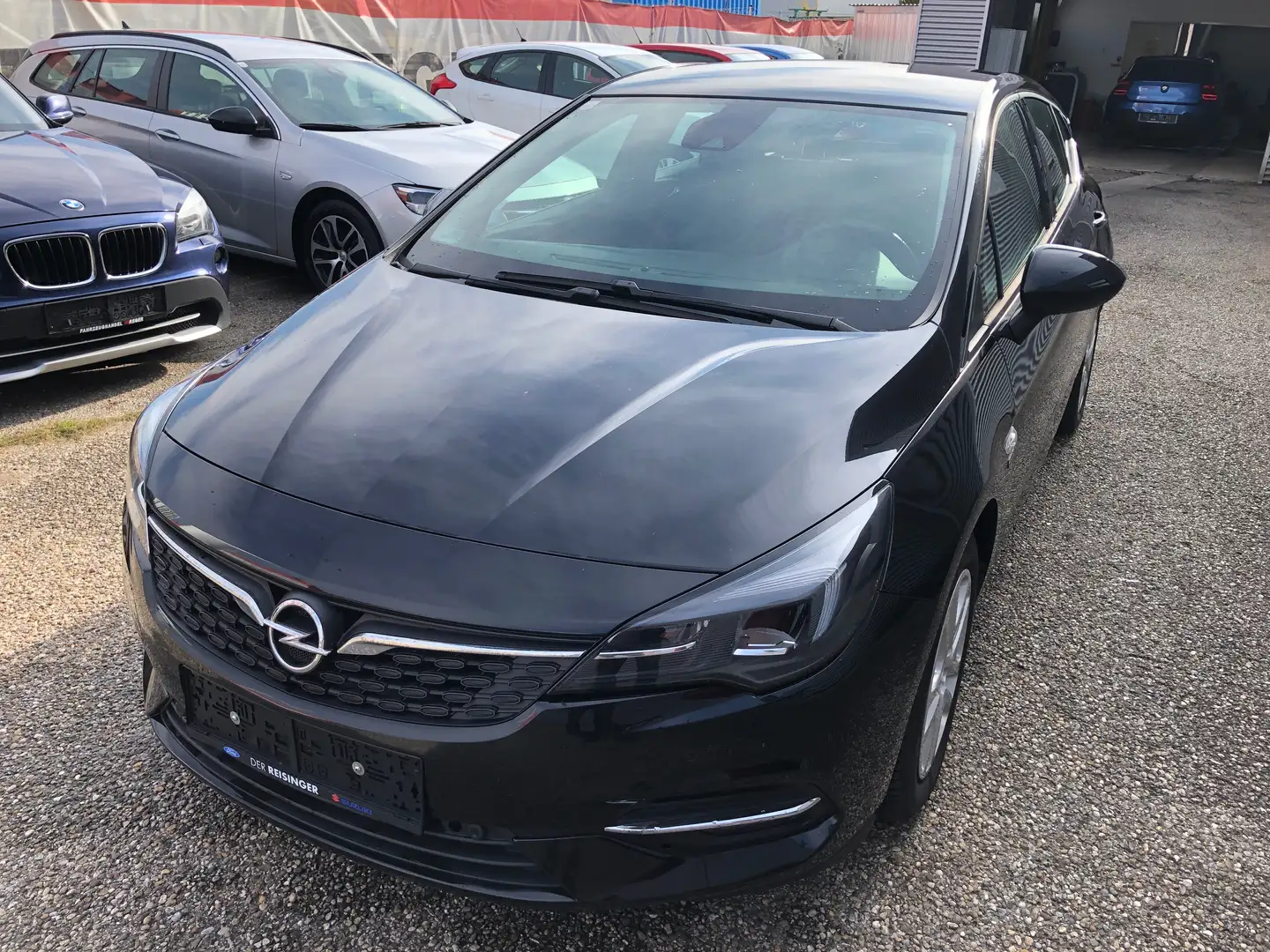 Opel Astra Astra 1,2 Turbo  Edition #TOP ZUSTAND#GUTE AUSSTATTUNG # Schwarz - 1