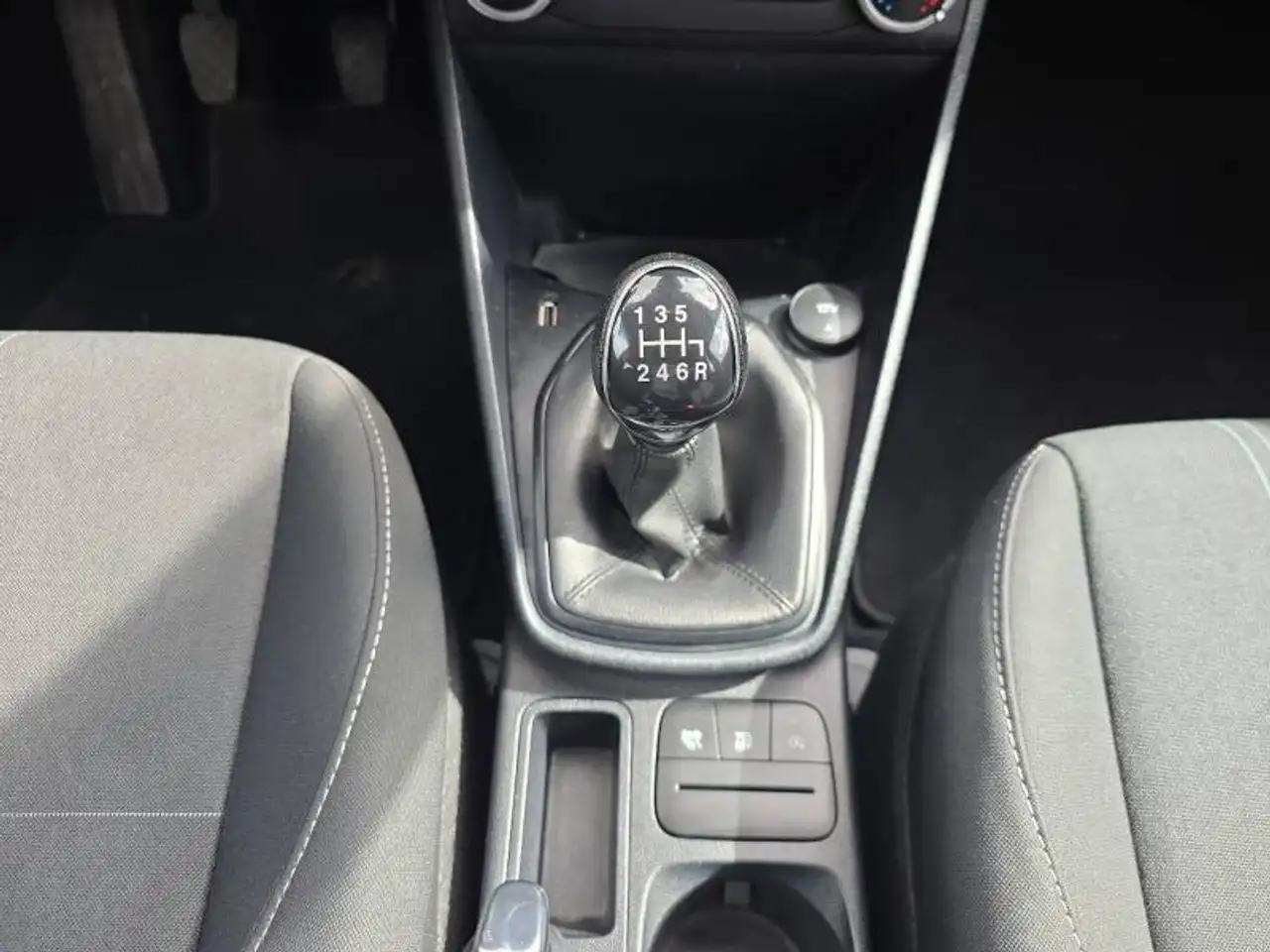 Ford Fiesta 5 portes — photo 20