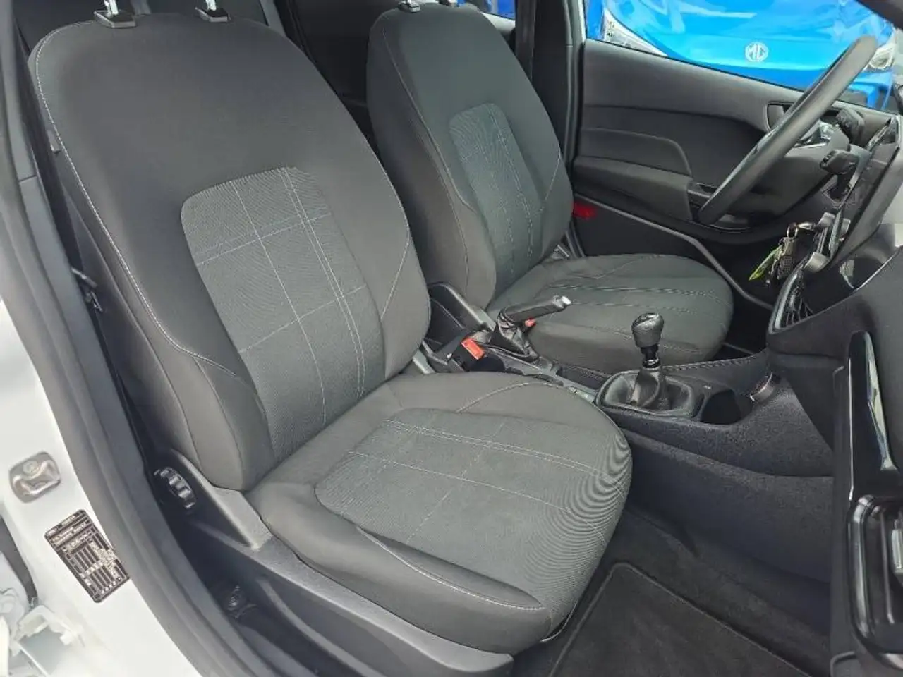 Ford Fiesta 5 portes — photo 10