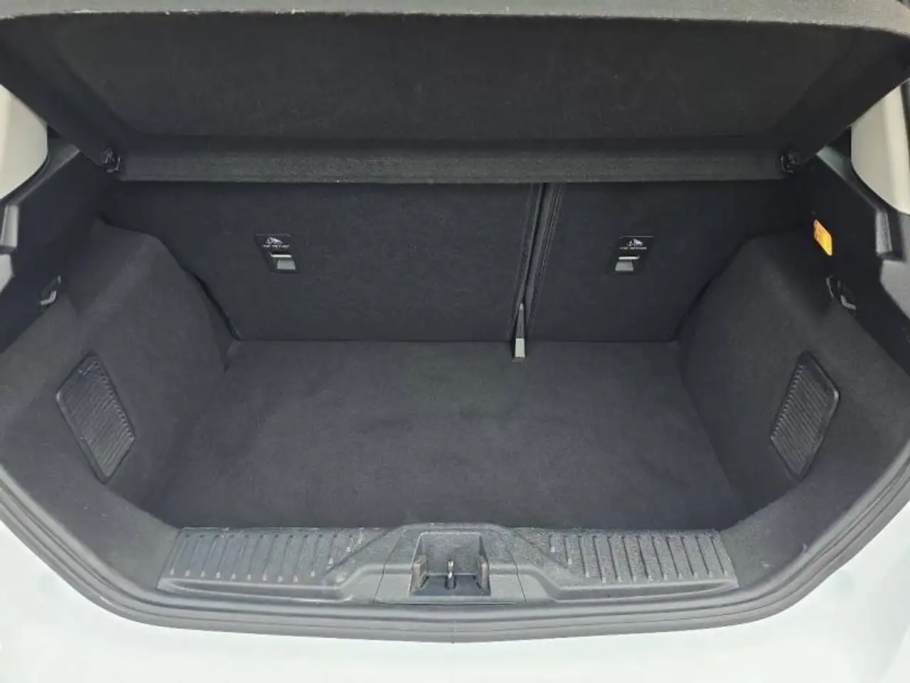 Ford Fiesta 5 portes — photo 12