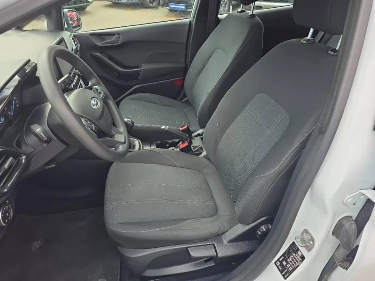 Ford Fiesta 5 portes — photo 9