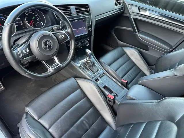 Volkswagen Golf view 11