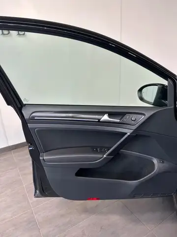 Volkswagen Golf view 8
