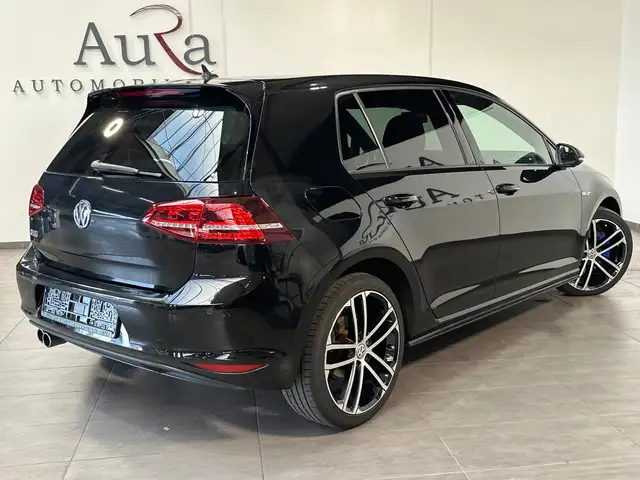 Volkswagen Golf view 4