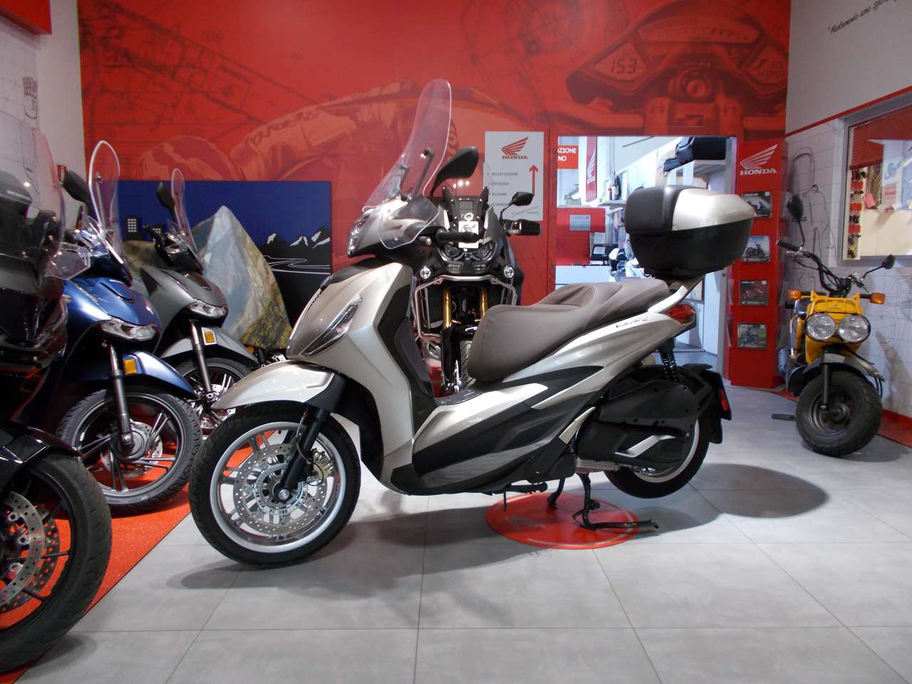 Piaggio Beverly 300 i - hpe