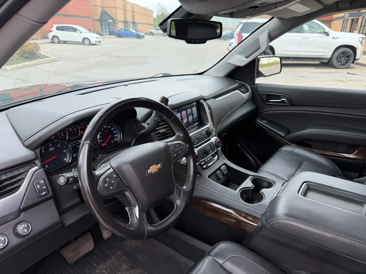 Chevrolet Tahoe снимка Chevrolet Tahoe
