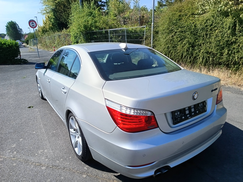 BMW 540 540i Aut. Edition Sport LCI — photo 4