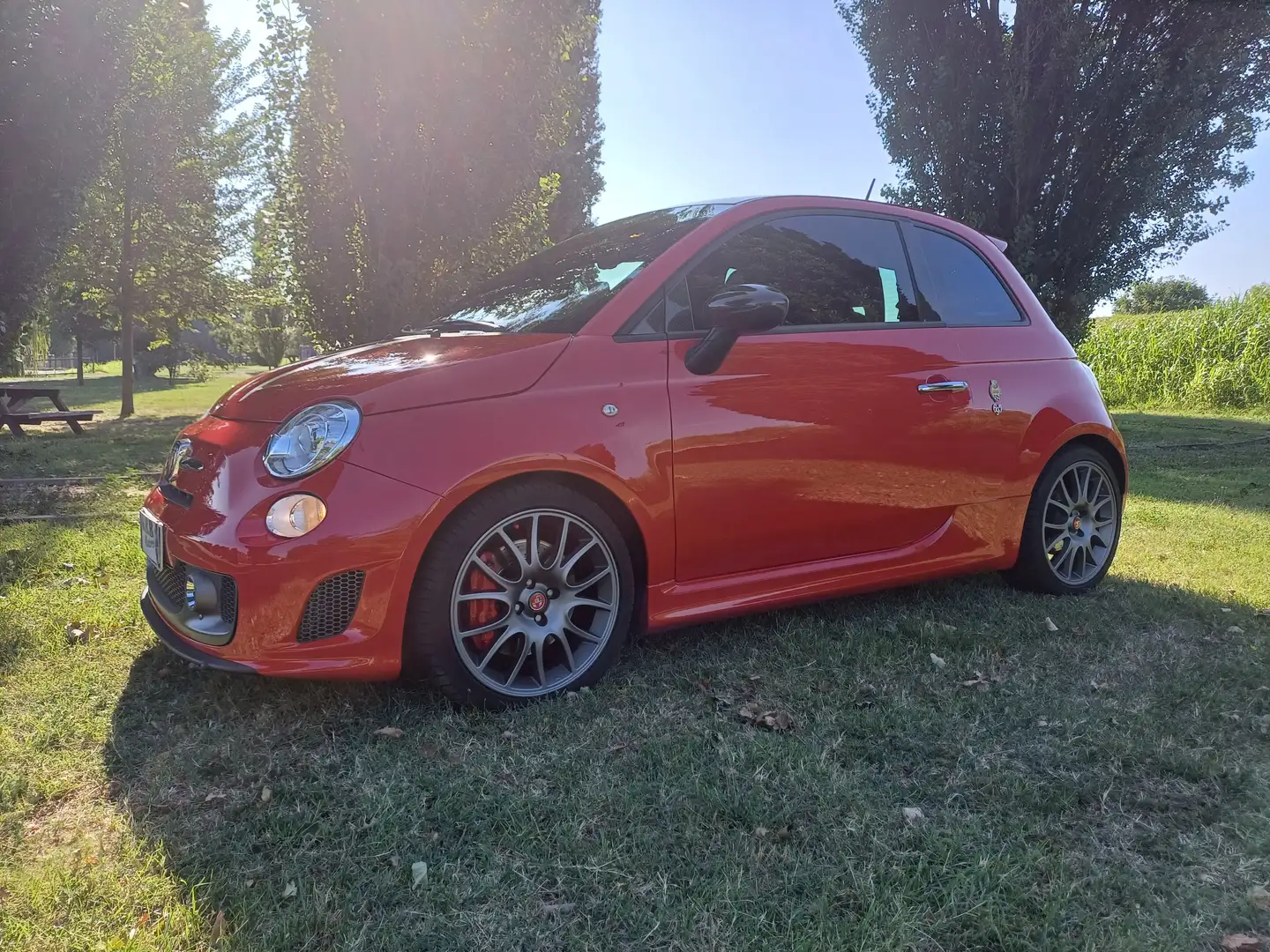 Abarth 695 695 1.4 16v t. t-jet Tributo Ferrari 180cv MTA Rouge - 2