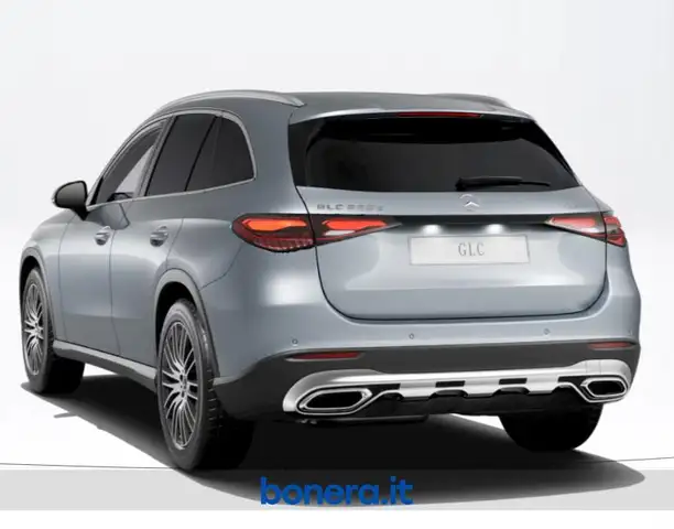 Mercedes-Benz GLC view 4