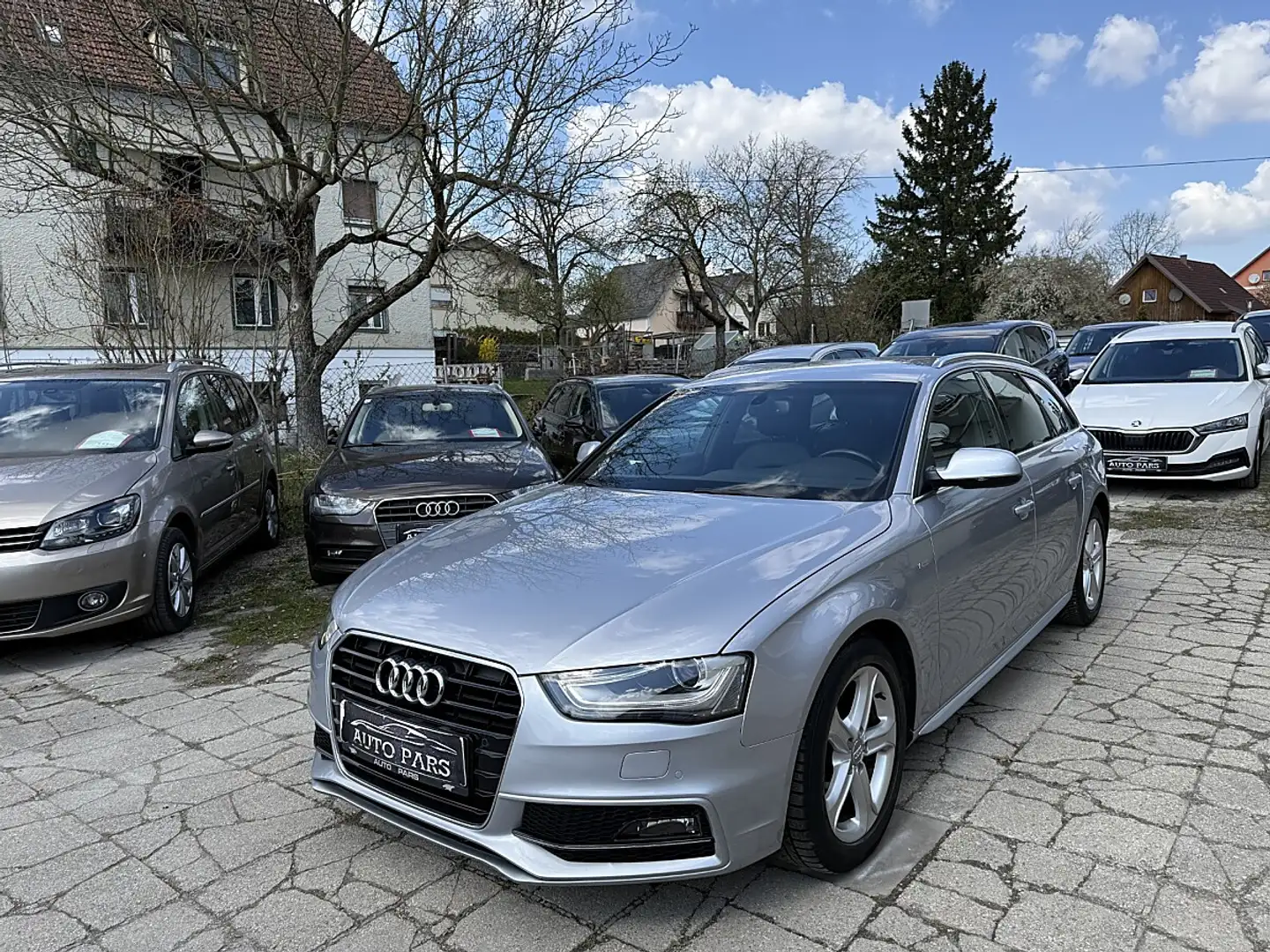 Audi A4 Avant 2,0 TDI-S-LINE-1.BESITZ-SEHR GEPFLEGT Silber - 1