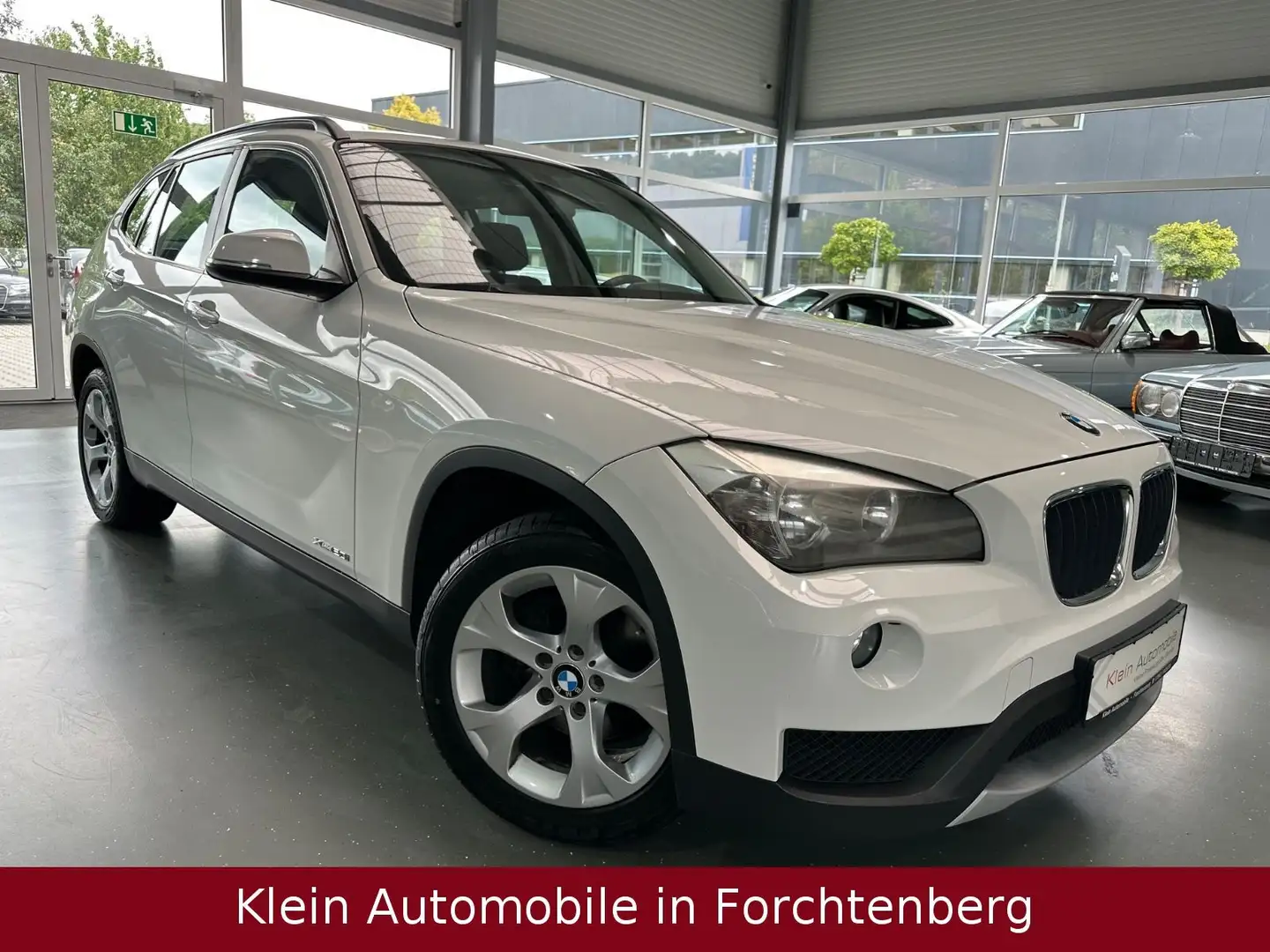 BMW X1 20 i xDrive Klimaautomatik AHK 17"LM 1.-Hand Weiß - 1