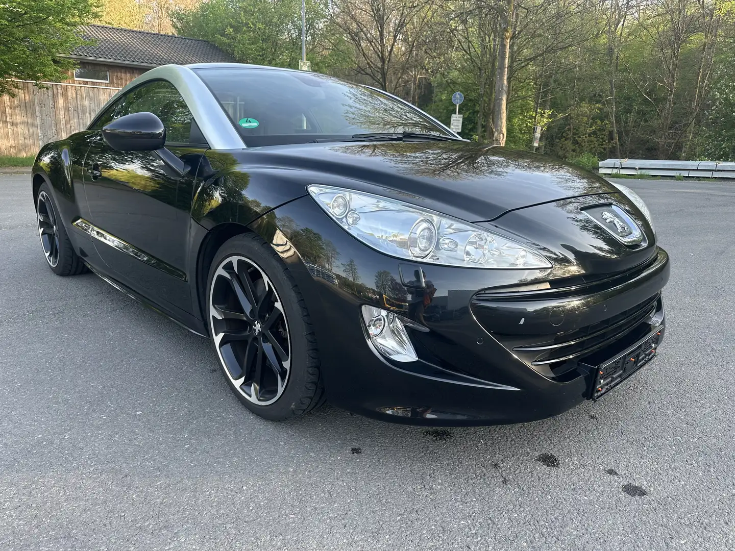 Peugeot RCZ 1.6 200 THP Onyx JBL Navi Xenon 19 Zoll Schwarz - 1