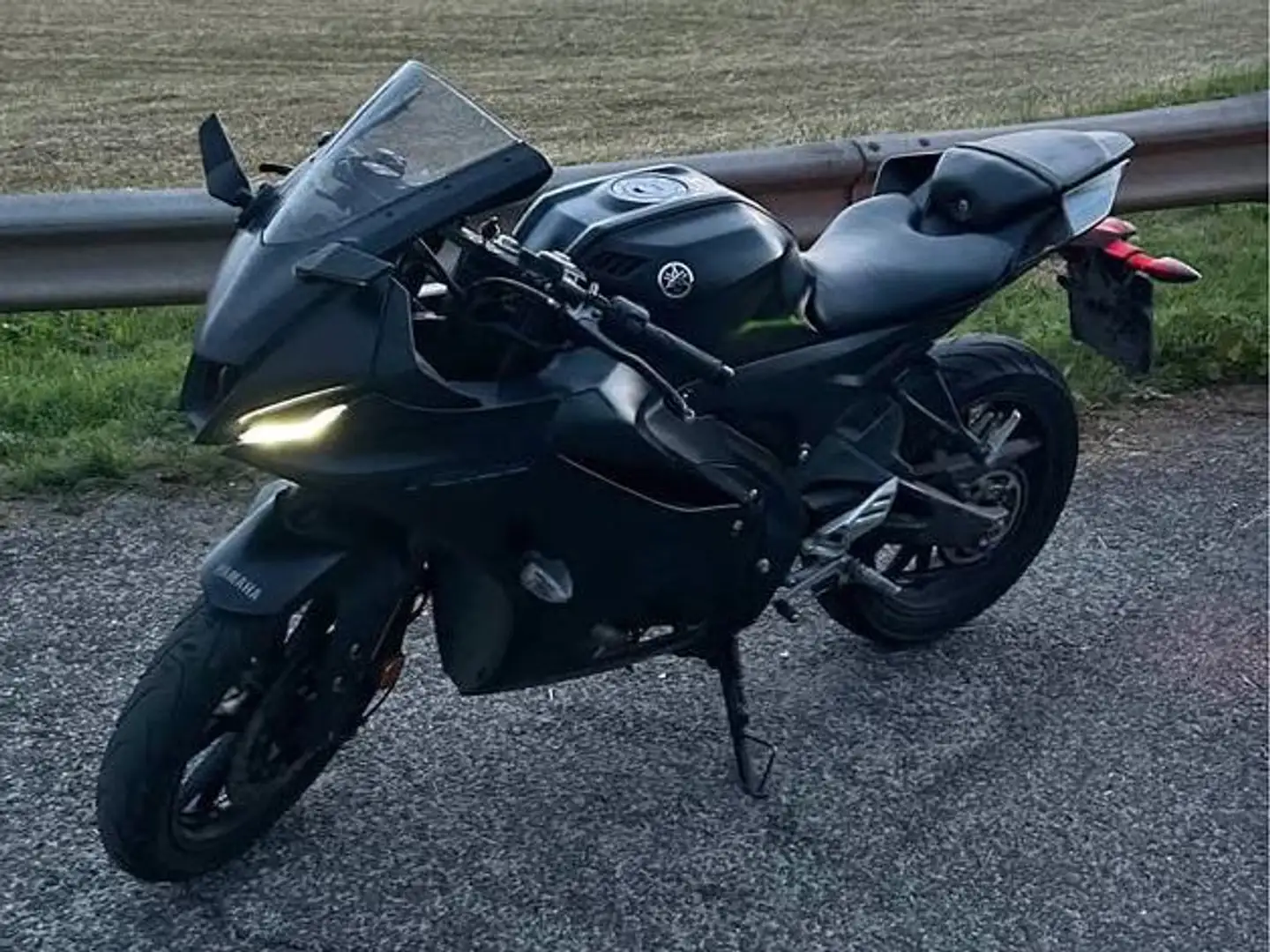 Yamaha YZF-R125 luglio 2023 Zwart - 1