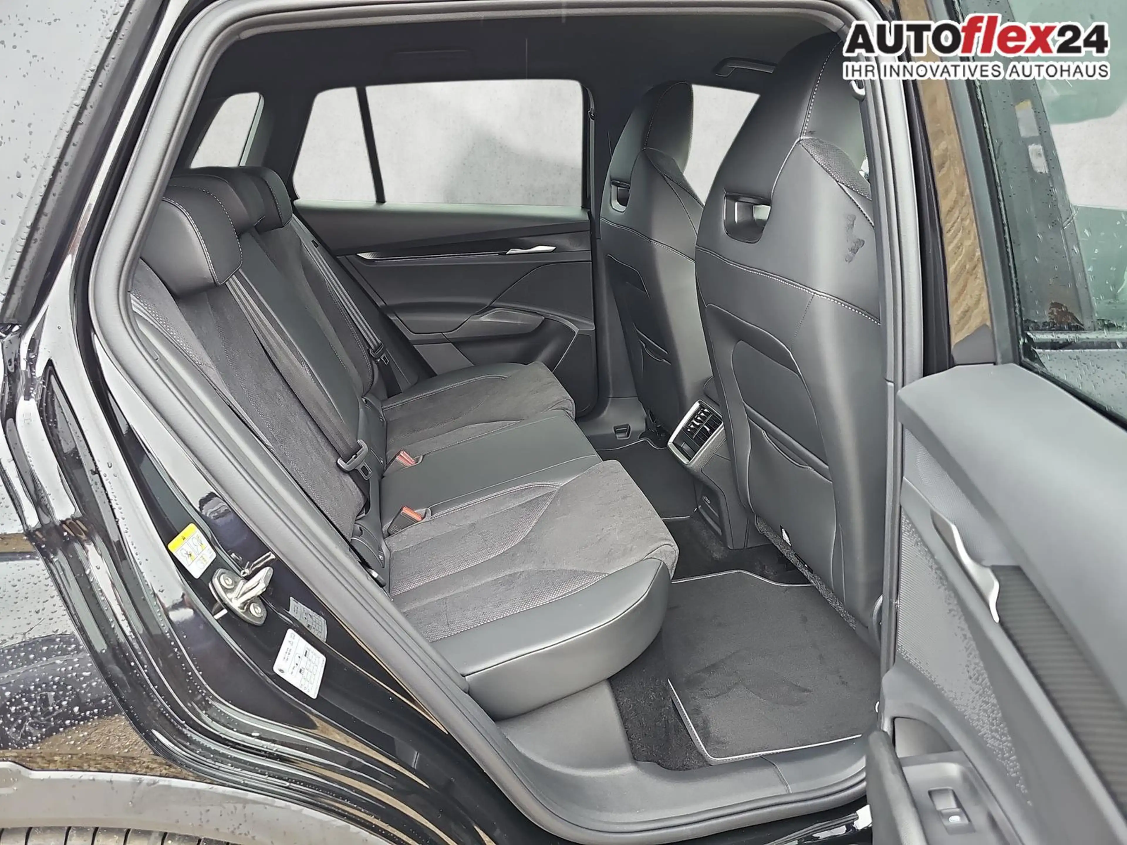 Skoda Elroq 85 Sportline (04.2026) Matrix Travel-Assist Key... — photo 12