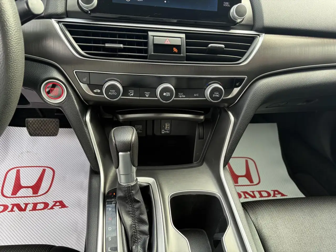 Honda Accord снимка Honda Accord