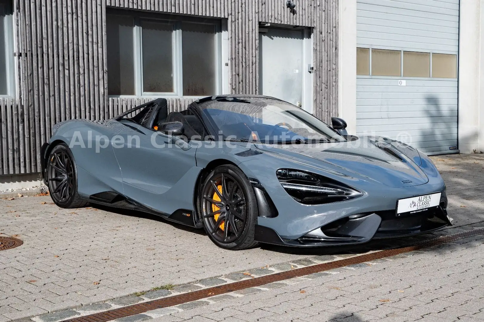 McLaren 765LT Spider 1 of 765 Carbon, Alcantara, B&W Gris - 1