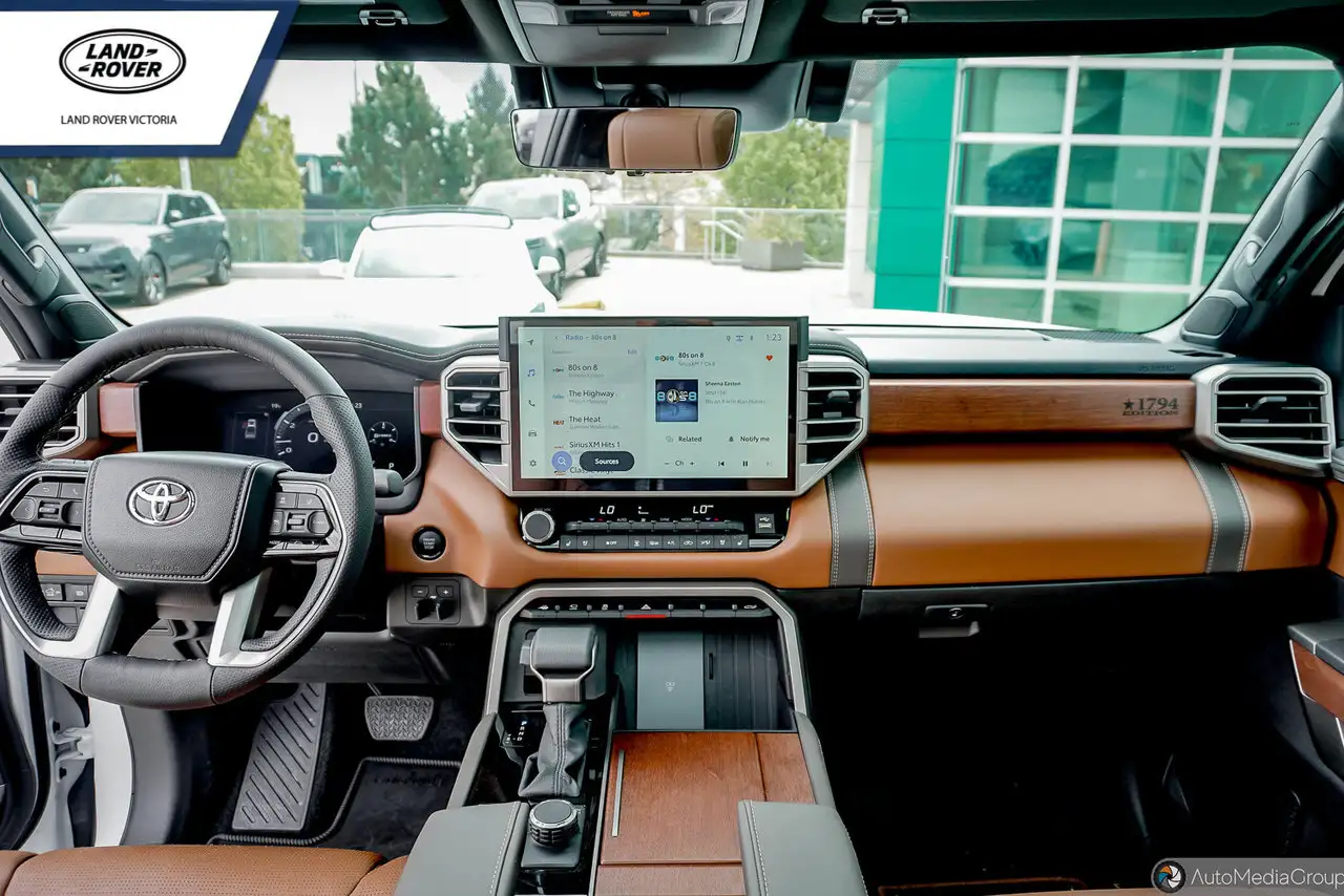 Toyota Tundra снимка Toyota Tundra