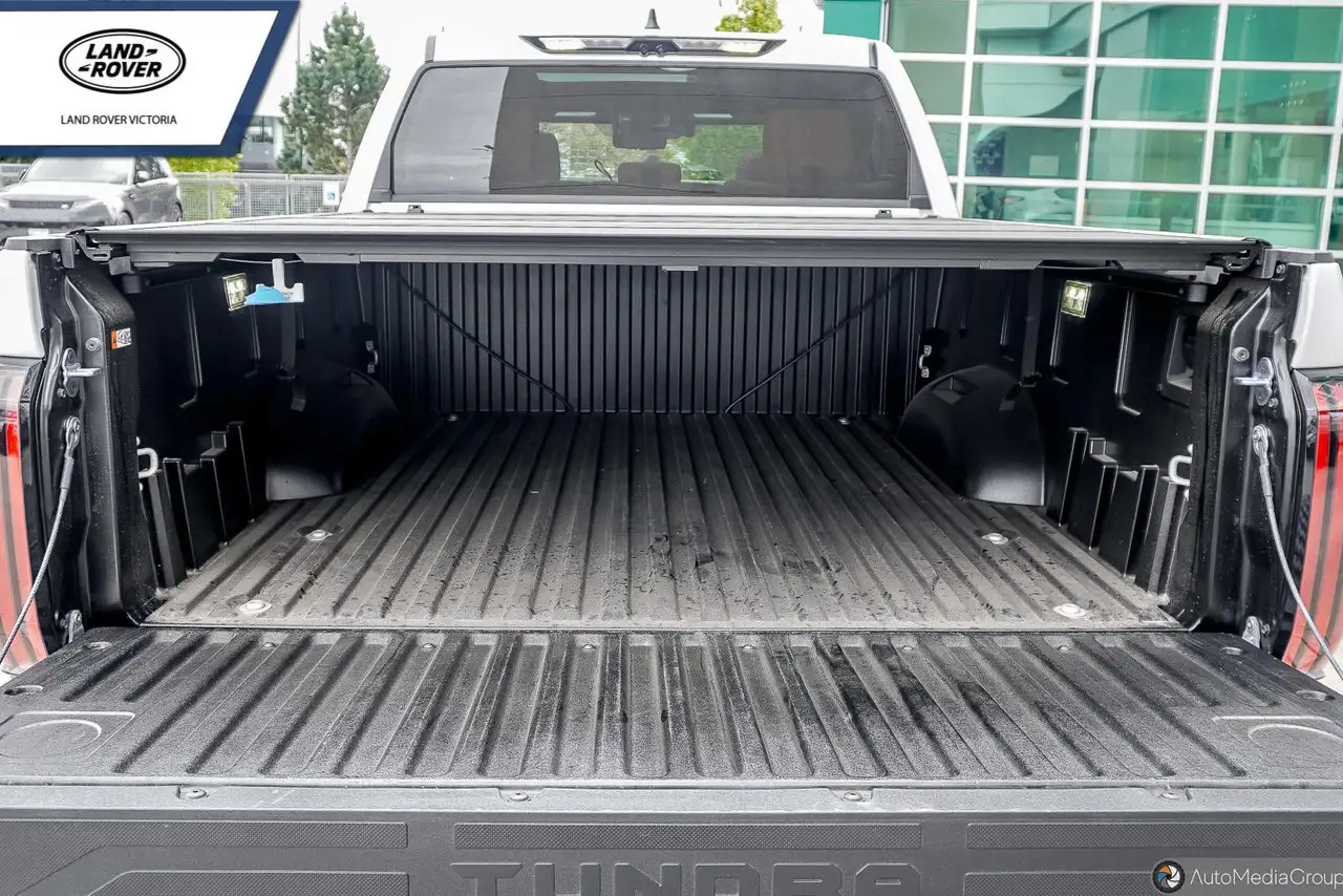 Toyota Tundra снимка Toyota Tundra