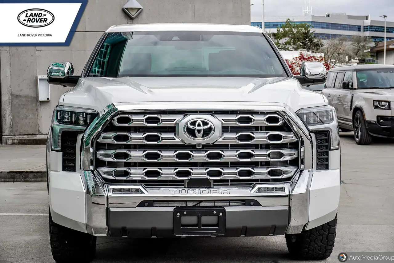 Toyota Tundra снимка Toyota Tundra