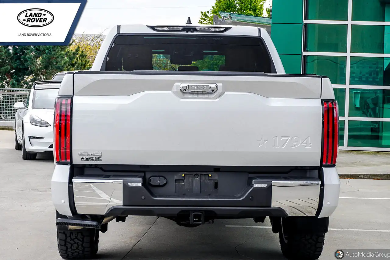 Toyota Tundra снимка Toyota Tundra