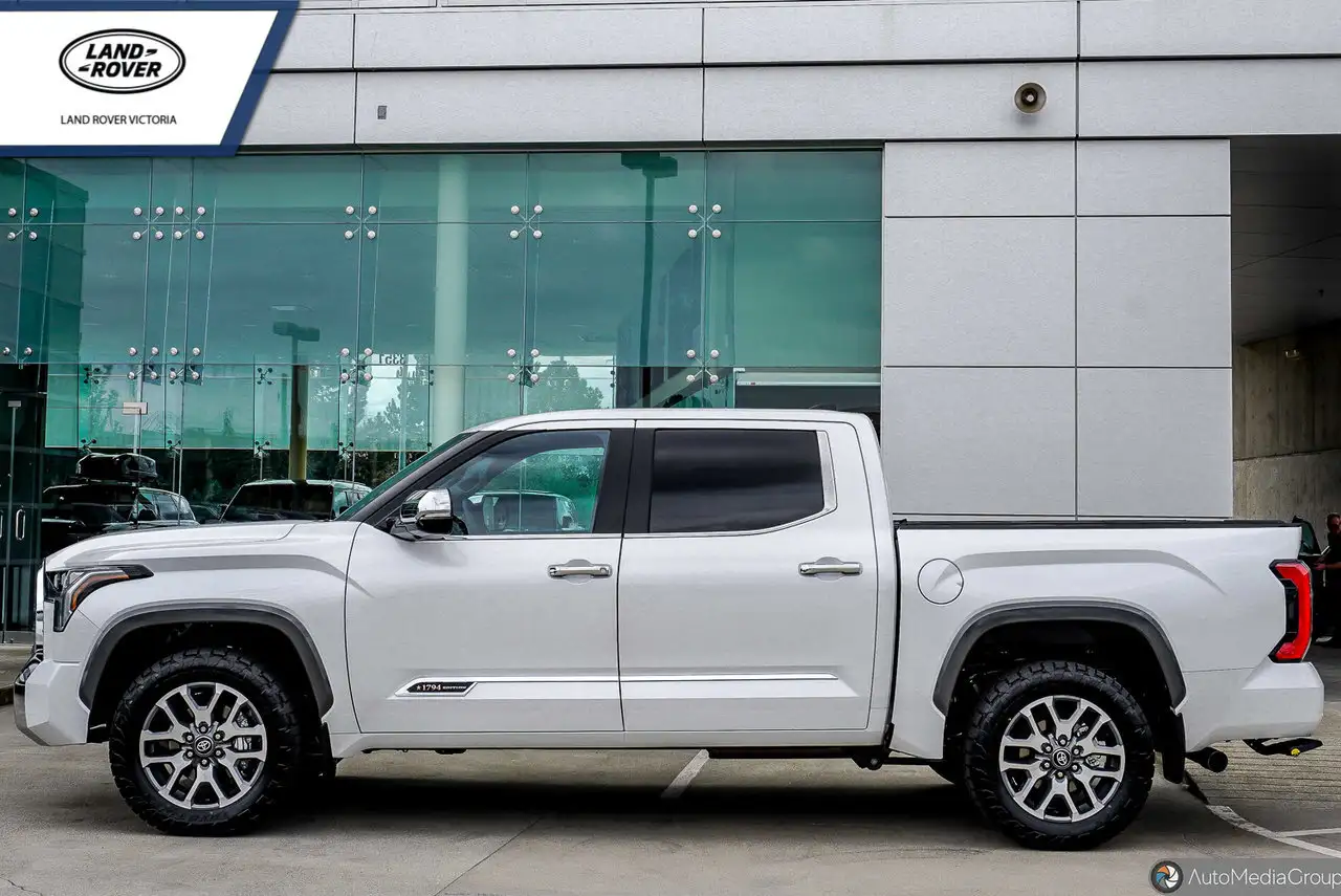 Toyota Tundra снимка Toyota Tundra