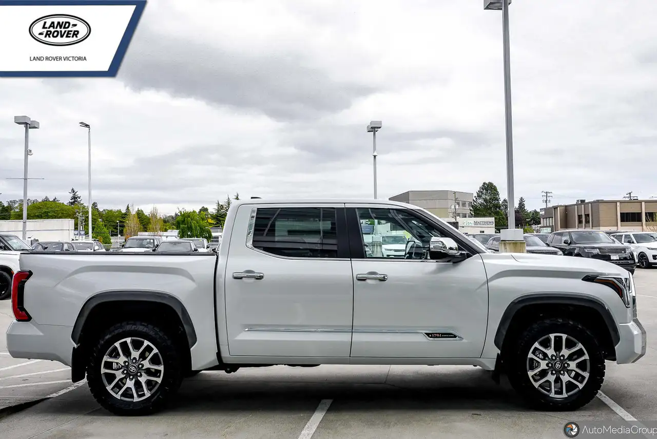 Toyota Tundra снимка Toyota Tundra